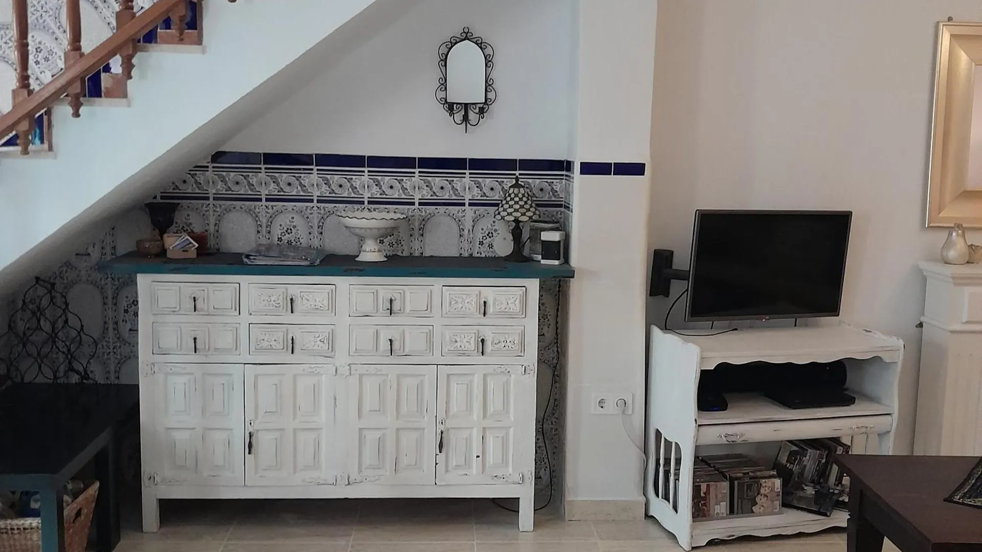 Casa De Tio, 3 Bedroom 2 Bath Townhouse, Casa Centro De Torre Del Mar Apartment