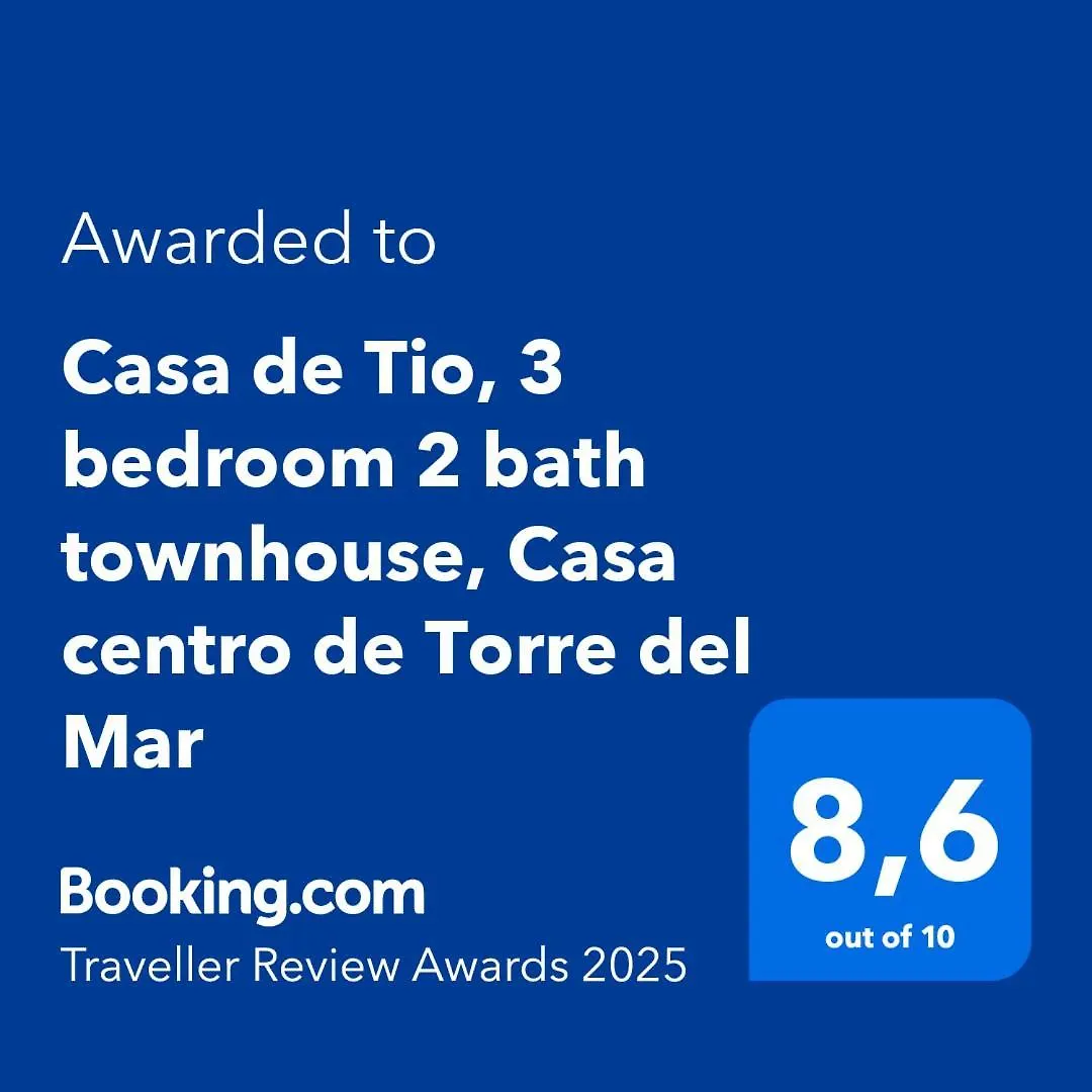 Casa De Tio, 3 Bedroom 2 Bath Townhouse, Casa Centro De Torre Del Mar Apartment